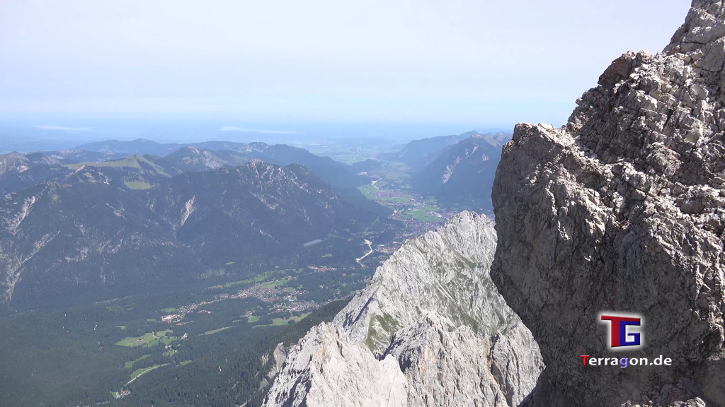 Zugspitze Alpen Wanderlust Reise Wanderung Bergsteigen Berge Seilbahn Impressionen - Terragon.de